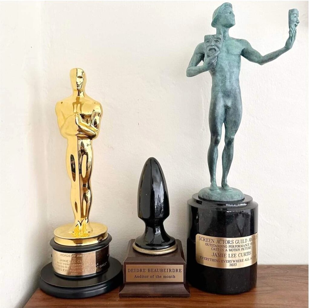 Palisadian Jamie Lee Curtis celebrates and celebrates her Oscar Win