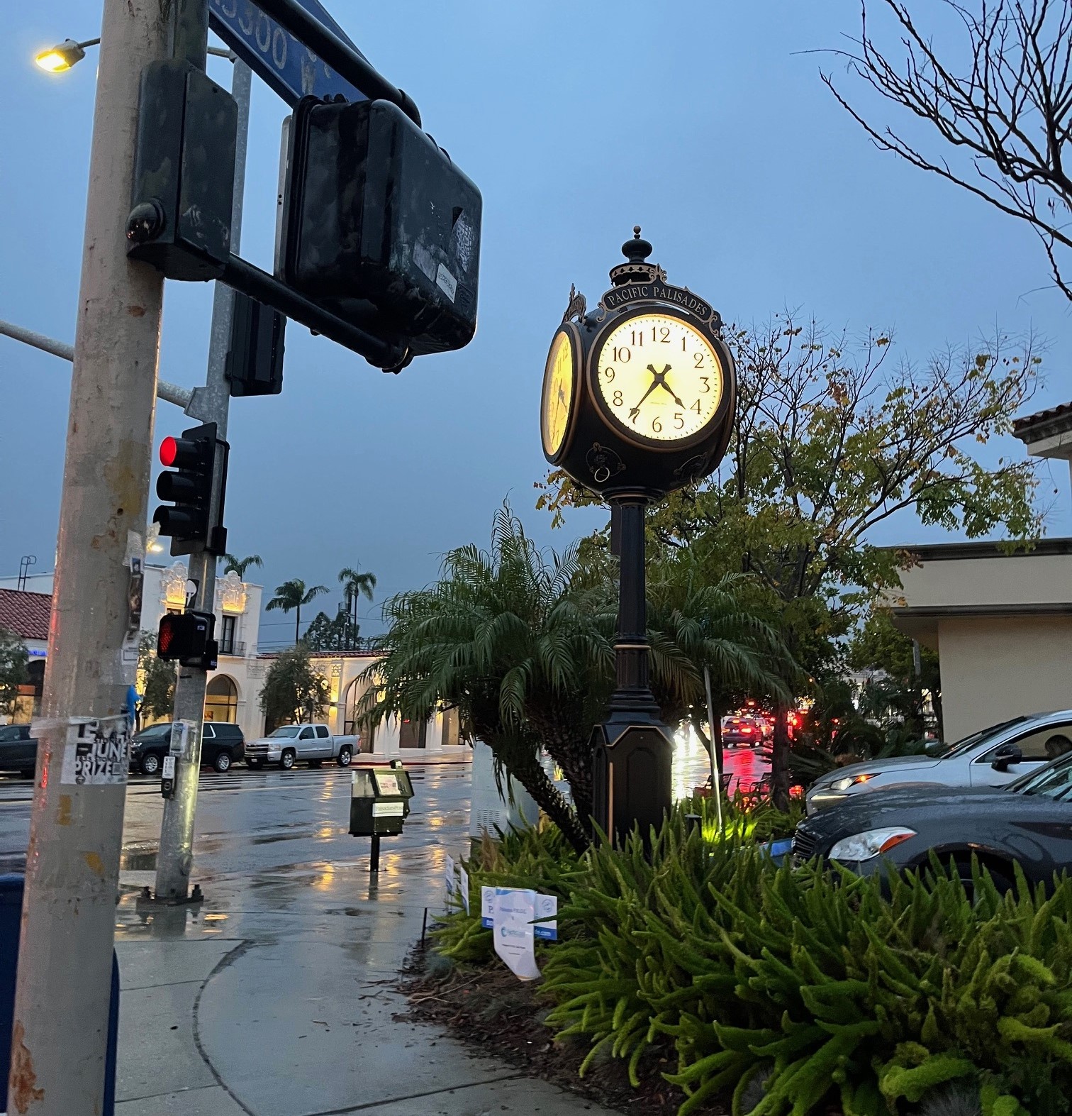 clock at night | Circling The News